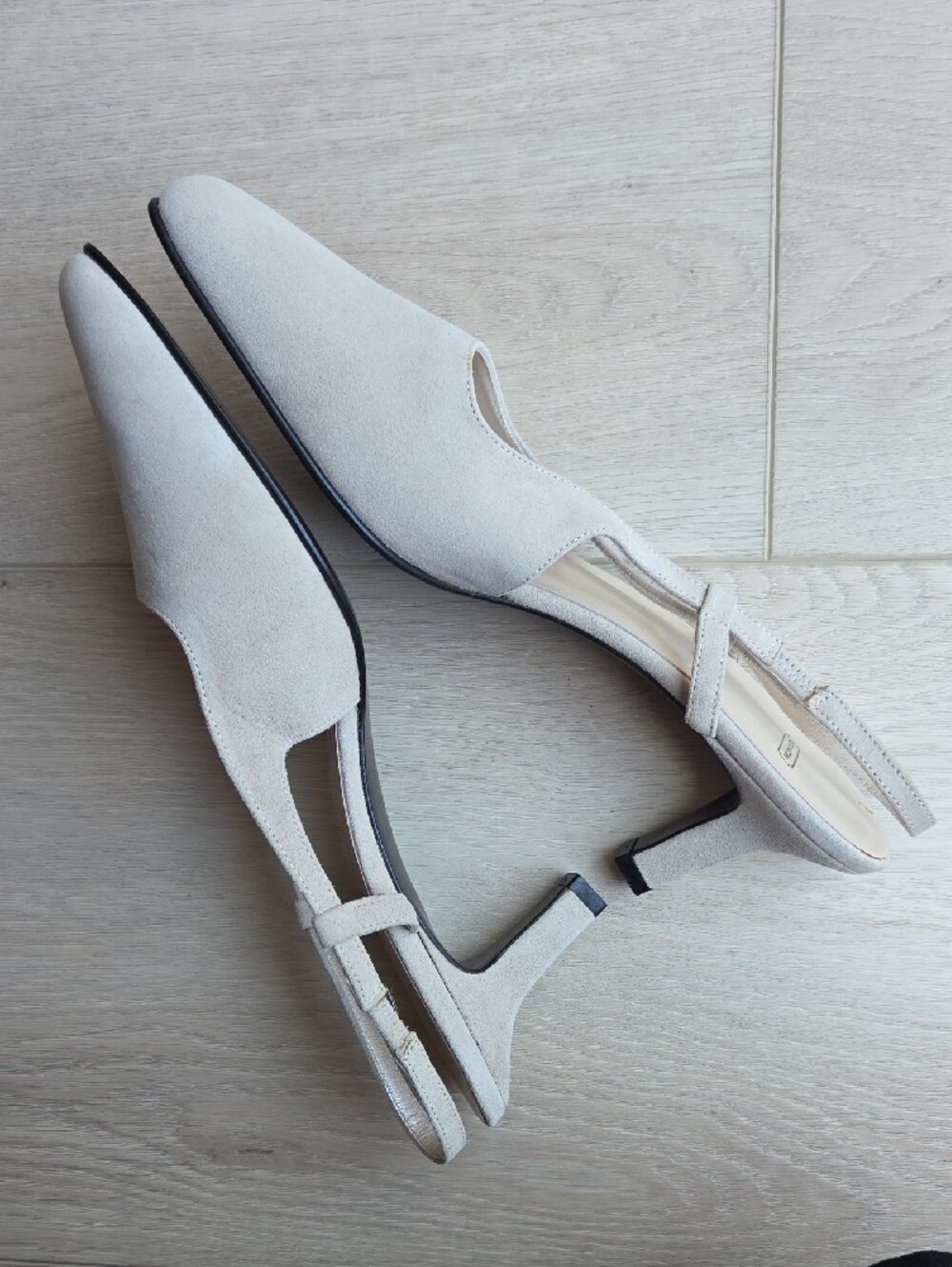 New {Coach} Beige Suede Slingback Heels Size 8 - Picture 6 of 9